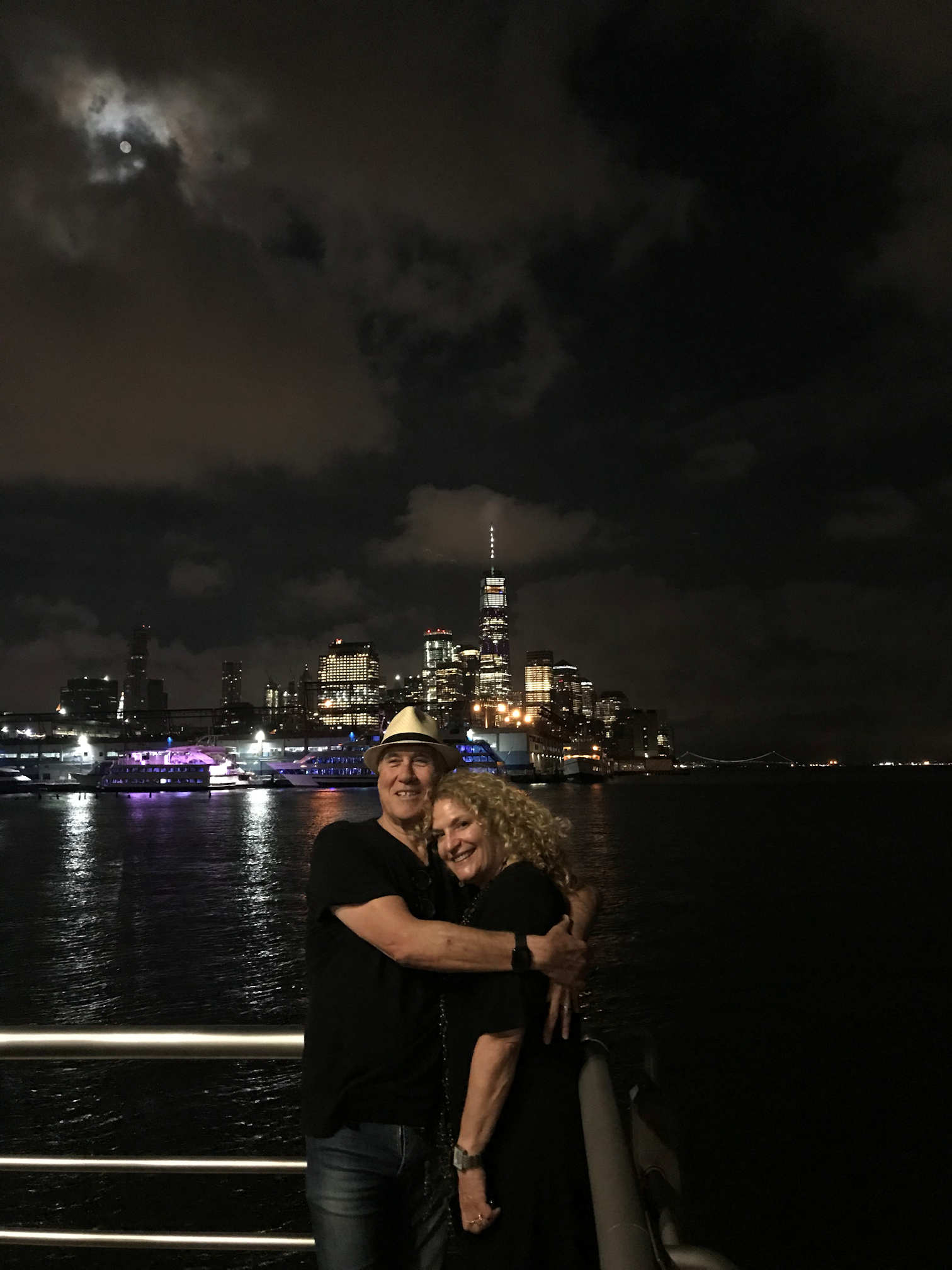  NEW-YORK 08/15/2019, midnight on the Hudson